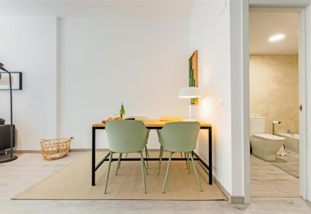 Beach Apartment Montemarcarihuela Torremolinos Ngoại thất bức ảnh